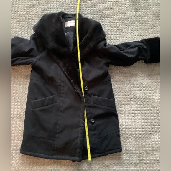 CLASSIQUE OUTERWEAR | Vintage  Coat with Faux Fur Trim. - Picture 10 of 10